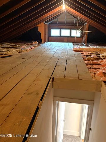 4823 S 4th St, Louisville, KY 40214