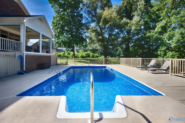 1707 Winston Street, Guntersville, AL 35976