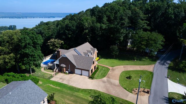 1707 Winston Street, Guntersville, AL 35976