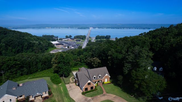 1707 Winston Street, Guntersville, AL 35976