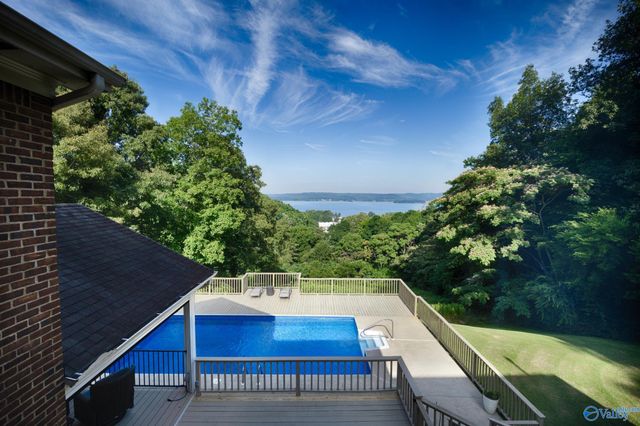1707 Winston Street, Guntersville, AL 35976