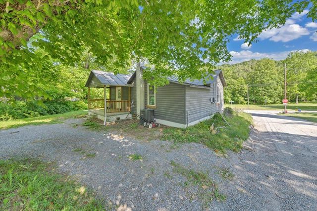 2659 Cedar LN, Buchanan, VA 24066