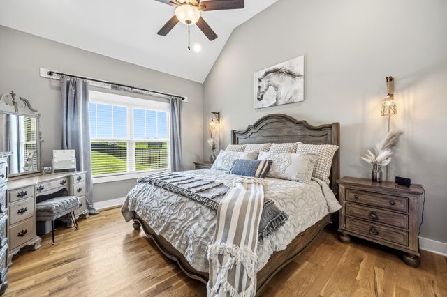 529 Clearview Rd, Cottontown, TN 37048
