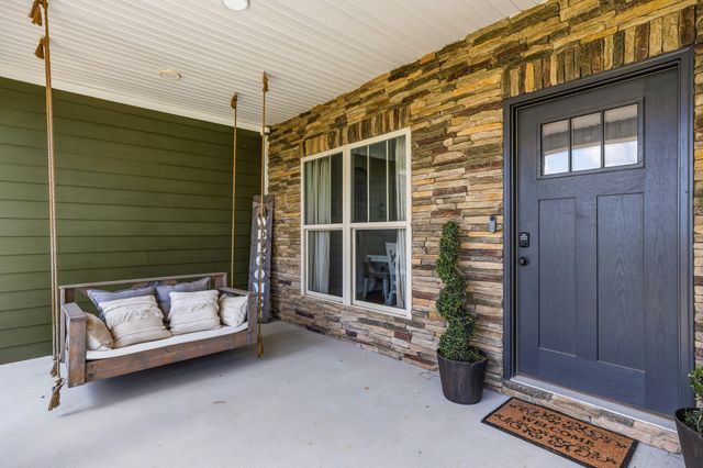 529 Clearview Rd, Cottontown, TN 37048