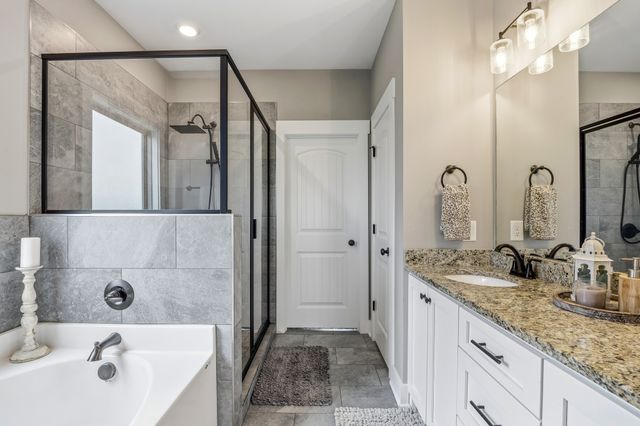 529 Clearview Rd, Cottontown, TN 37048