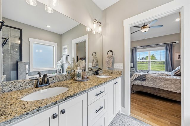 529 Clearview Rd, Cottontown, TN 37048