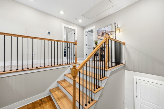 529 Clearview Rd, Cottontown, TN 37048