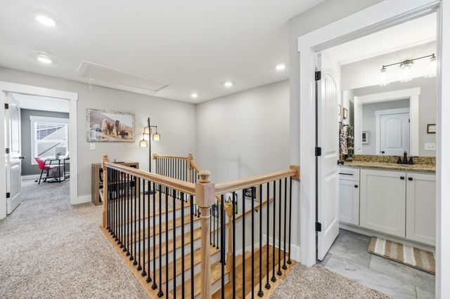 529 Clearview Rd, Cottontown, TN 37048