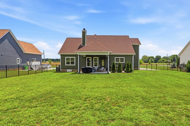 529 Clearview Rd, Cottontown, TN 37048