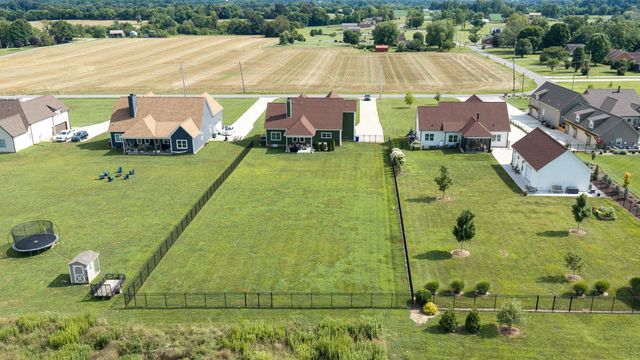529 Clearview Rd, Cottontown, TN 37048