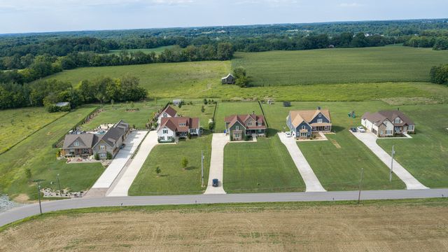529 Clearview Rd, Cottontown, TN 37048