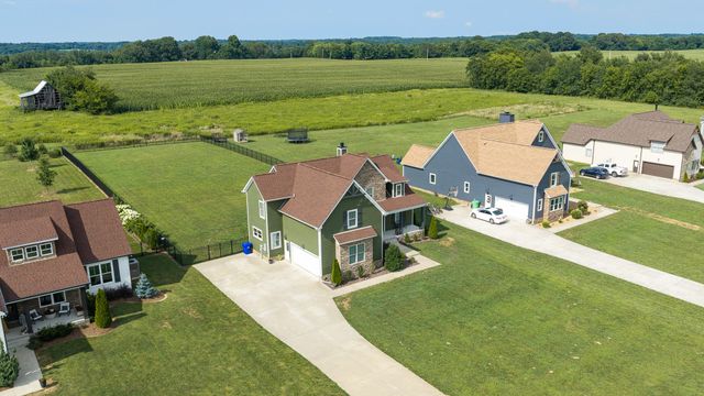 529 Clearview Rd, Cottontown, TN 37048