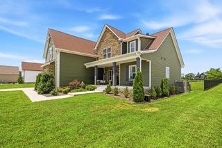 529 Clearview Rd, Cottontown, TN 37048