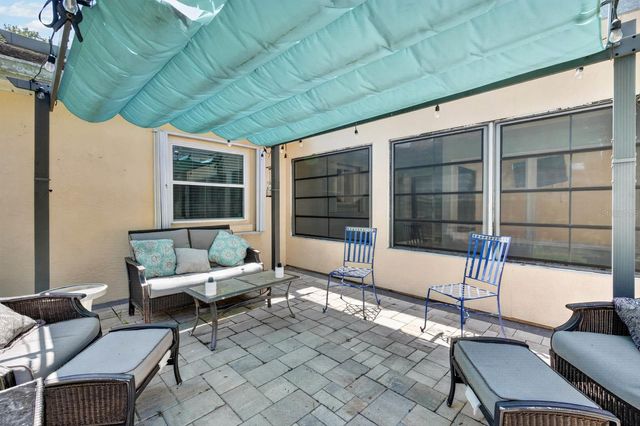 1017 E INDIAN OAKS, Daytona Beach, FL 32117