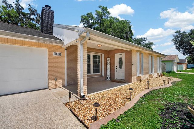1017 E INDIAN OAKS, Daytona Beach, FL 32117