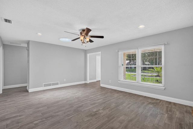 1017 E INDIAN OAKS, Daytona Beach, FL 32117