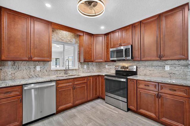 1017 E INDIAN OAKS, Daytona Beach, FL 32117