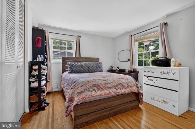 5621 RAVENEL LN, Springfield, VA 22151