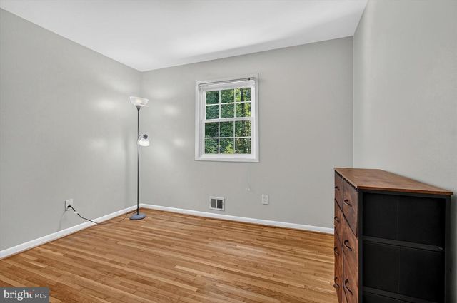 5621 RAVENEL LN, Springfield, VA 22151