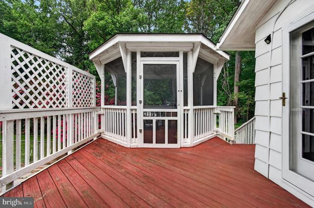 5621 RAVENEL LN, Springfield, VA 22151