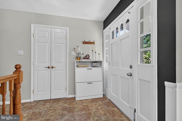 5621 RAVENEL LN, Springfield, VA 22151