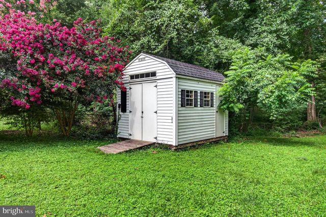 5621 RAVENEL LN, Springfield, VA 22151