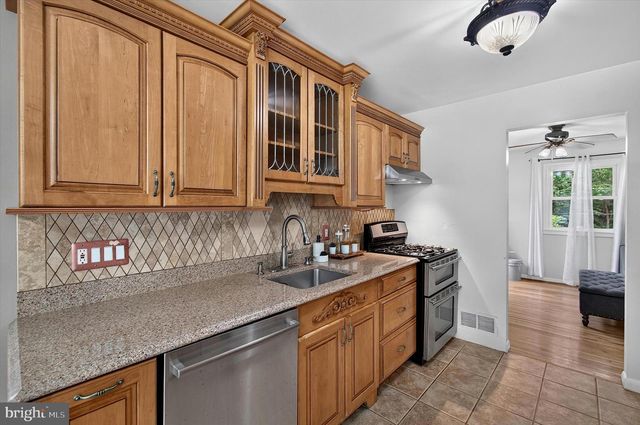5621 RAVENEL LN, Springfield, VA 22151
