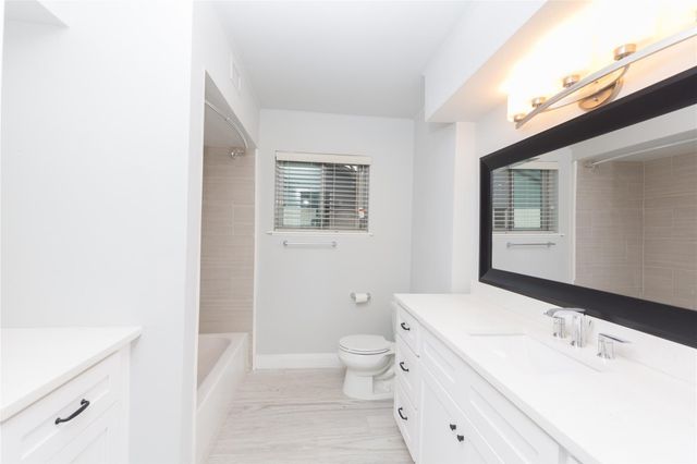 5226 Loch Lomond Drive Drive, Houston, TX 77096