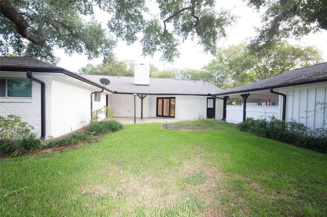 5226 Loch Lomond Drive Drive, Houston, TX 77096