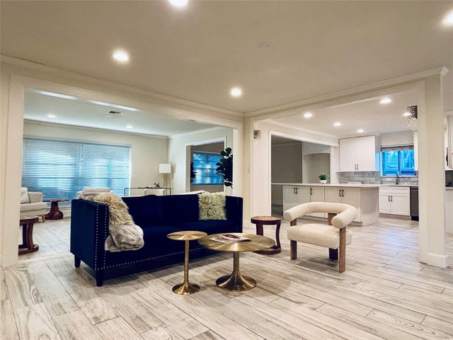 5226 Loch Lomond Drive Drive, Houston, TX 77096