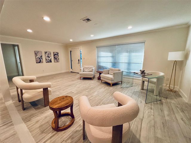 5226 Loch Lomond Drive Drive, Houston, TX 77096