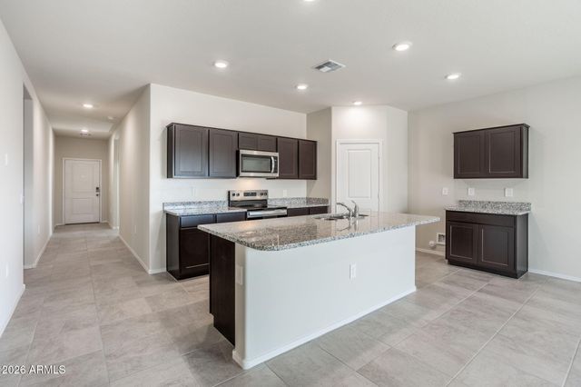 17458 W ILLINI Street, Goodyear, AZ 85338