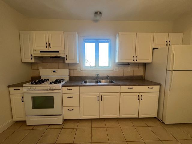 6 Skehan 3, Somerville, MA 02143