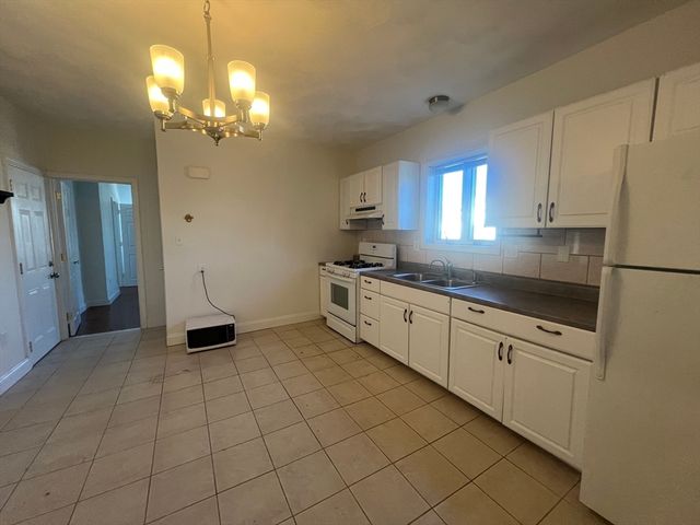 6 Skehan 3, Somerville, MA 02143