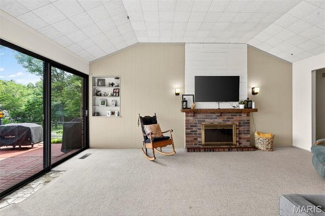 404 Oakmont Circle, Ballwin, MO 63011