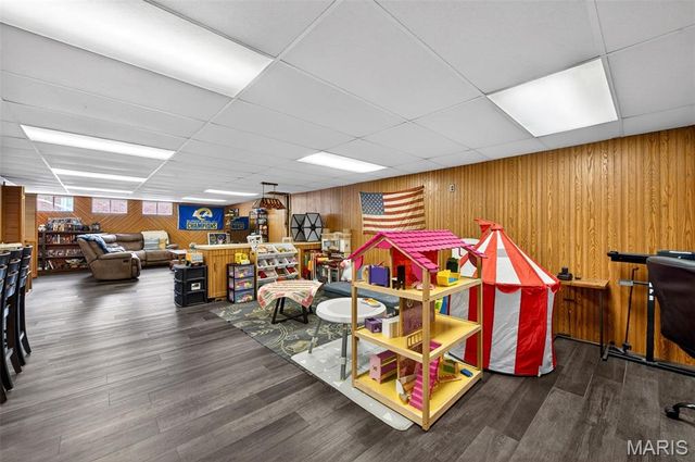 404 Oakmont Circle, Ballwin, MO 63011