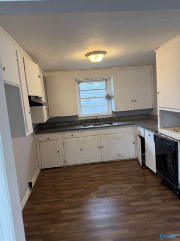 1109 N Jefferson Street, Athens, AL 35611