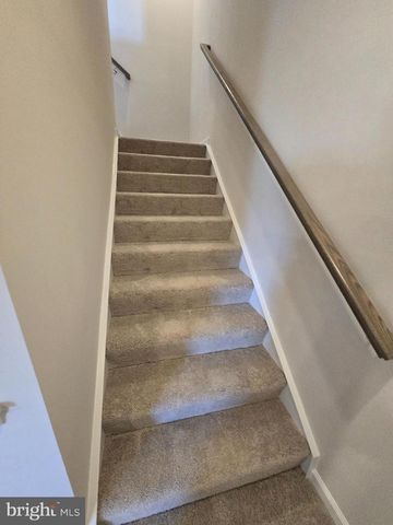 1324 RED CLOVER RD, Ranson, WV 25438