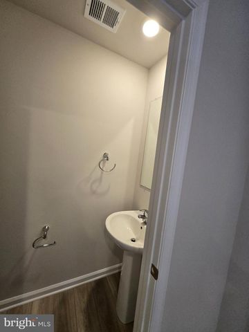 1324 RED CLOVER RD, Ranson, WV 25438