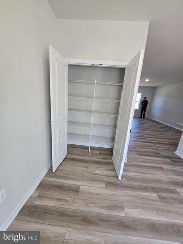 1324 RED CLOVER RD, Ranson, WV 25438