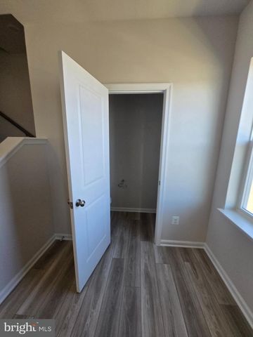 1324 RED CLOVER RD, Ranson, WV 25438