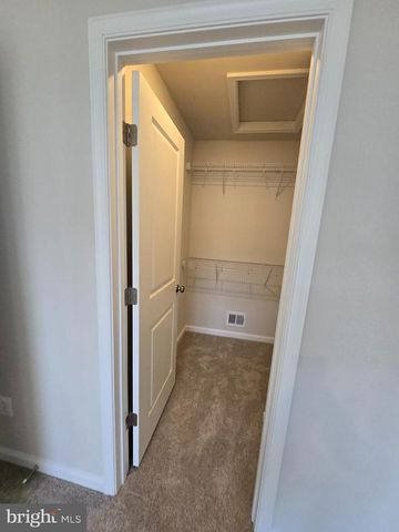 1324 RED CLOVER RD, Ranson, WV 25438