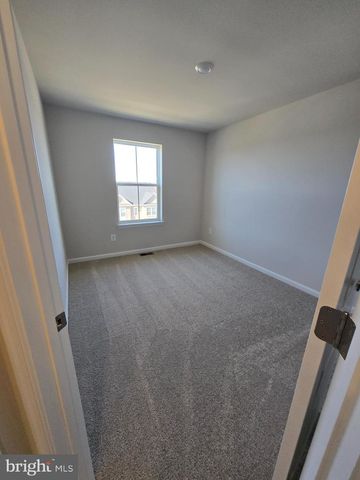 1324 RED CLOVER RD, Ranson, WV 25438