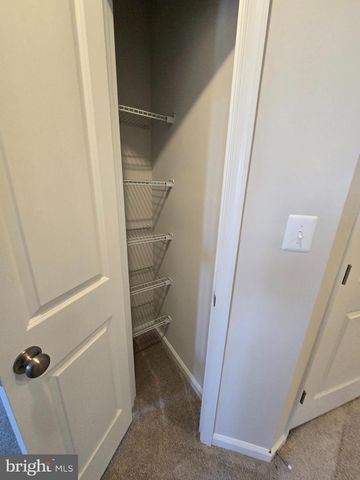 1324 RED CLOVER RD, Ranson, WV 25438