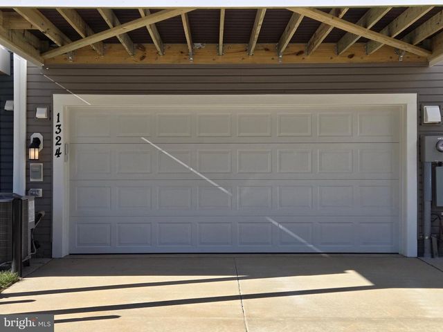 1324 RED CLOVER RD, Ranson, WV 25438