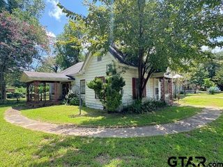 201 W Daingerfield St., Omaha, TX 75571