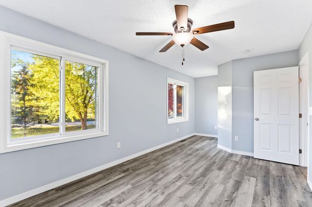 22065 Cottonwood Street NW, Oak Grove, MN 55011