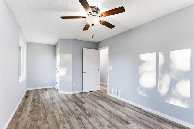 22065 Cottonwood Street NW, Oak Grove, MN 55011