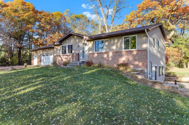 22065 Cottonwood Street NW, Oak Grove, MN 55011