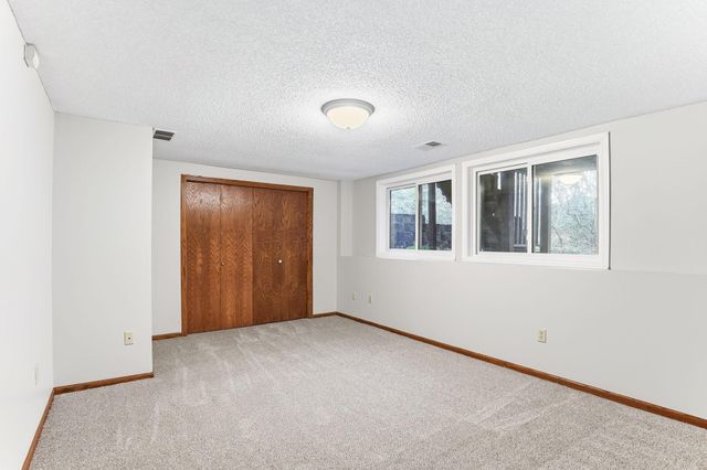 22065 Cottonwood Street NW, Oak Grove, MN 55011